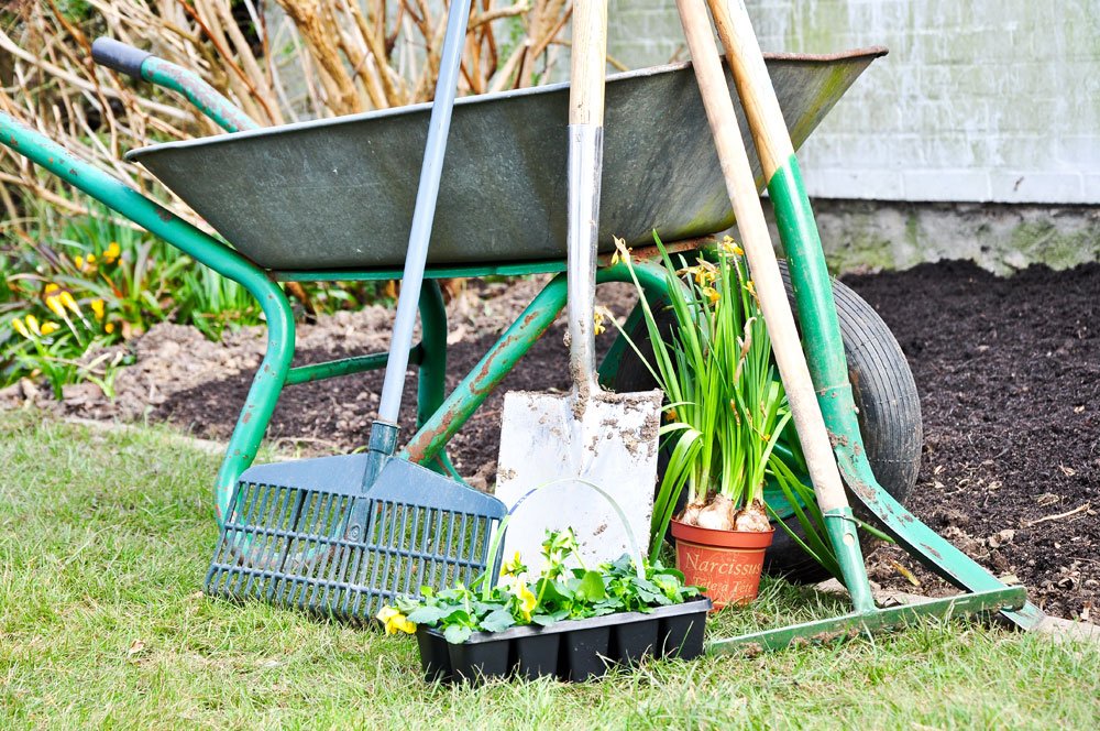 Gartengeräte aufbewahren - 6 praktische Möglichkeiten